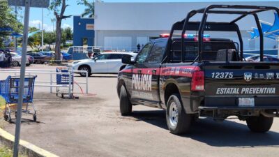 VIDEO: Ejecutan a un hombre en el estacionamiento de un Walmart y frente a la casa de la gobernadora