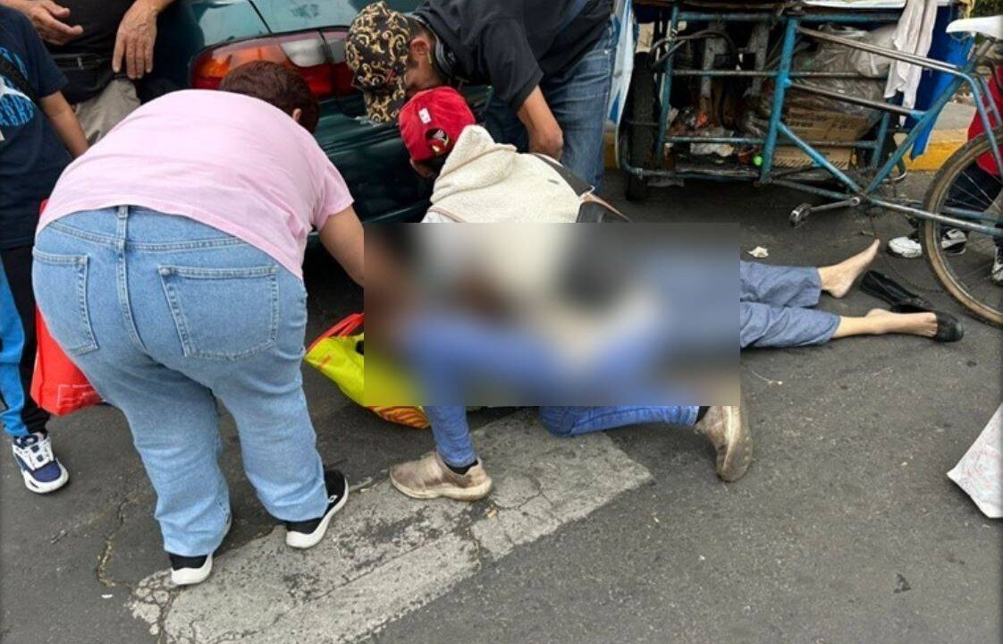 TRÁGICO: Abuelita caminaba sola en la avenida cuando la muerte llegó de repente