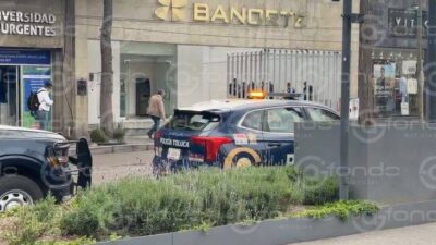 URGENTE: Roban 130 mil pesos a una abuela junto a un Banorte en Edomex
