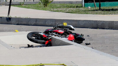 DRAMÁTICO. Familiares de Miguel lloraban; el joven de 21 años murió en un accidente de moto