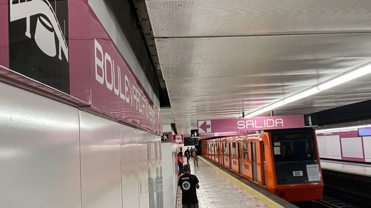 INDIGNANTE: Policías del Metro ignoran a jovencita acosada por un exhibicionista