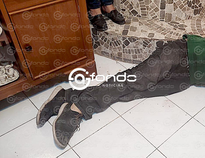 DRAMÁTICO. Omar fue apuñalado en la calle y alcanzó a llegar a su casa donde finalmente murió