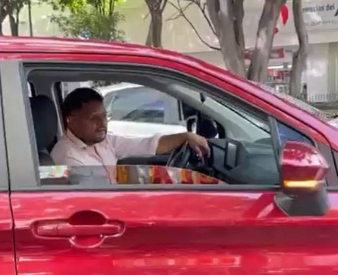 VIDEO: ‘¡Hazme famoso!’; conductor de app usaba ciclovía como base ‘VIP’