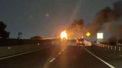 ÚLTIMA HORA. Fuerte accidente se registra en el Circuito Mexiquense; al menos un vehículo quedó calcinado