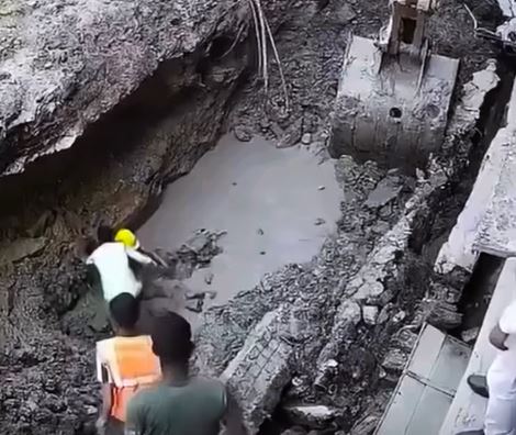 VIDEO. Graban momento en que un trabajador queda sepultado bajo un enorme bloque de tierra