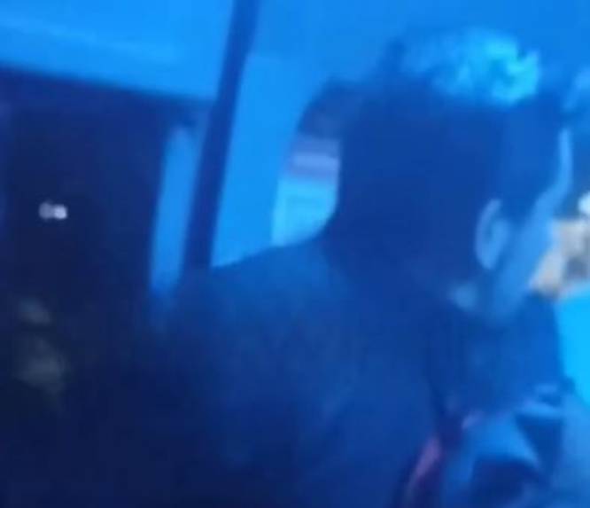VIDEO: ‘¡Ayudaaaaa!’; asaltantes desatan terror y gritos en una combi de pasajeros