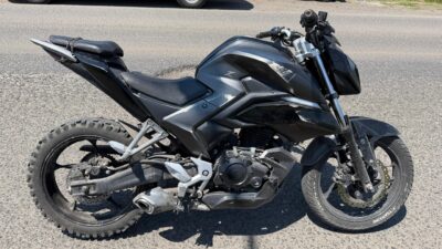 VIDEO: Criminal andaba en una moto robada y es capturado por policías en Edomex