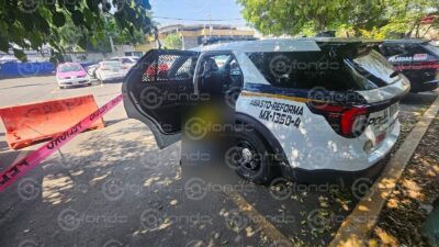 SOSPECHOSO: Policías subieron por la fuerza a un trailero a la patrulla y lo bajan muerto