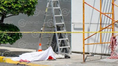 FULMINANTE. Manuel trabajaba pintando una fachada cuando una fuerte descarga eléctrica lo dejó muerto