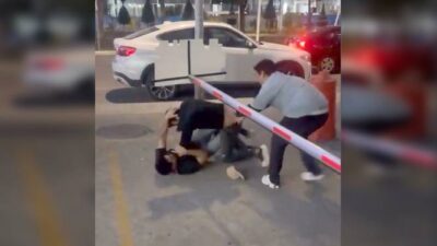 VIDEO: Juniors borrachos arman su ‘club de la pelea’ afuera de un antro