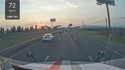 VIDEO. Policías paran a traileros para ‘revisión’ y segundos después criminales los secuestran