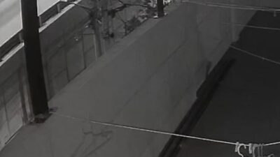 VIDEO. Jovencita caminaba sola de madrugada y sujeto se la llevó en Edomex