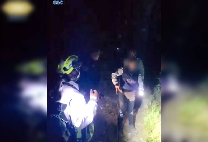 VIDEO: Rescatan a tres personas en esta zona del cerro donde ha desaparecido gente