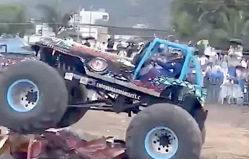 TRAGEDIA. Monster Truks fuera de control arrolla a una multitud; hay 3 muertos y 35 heridos