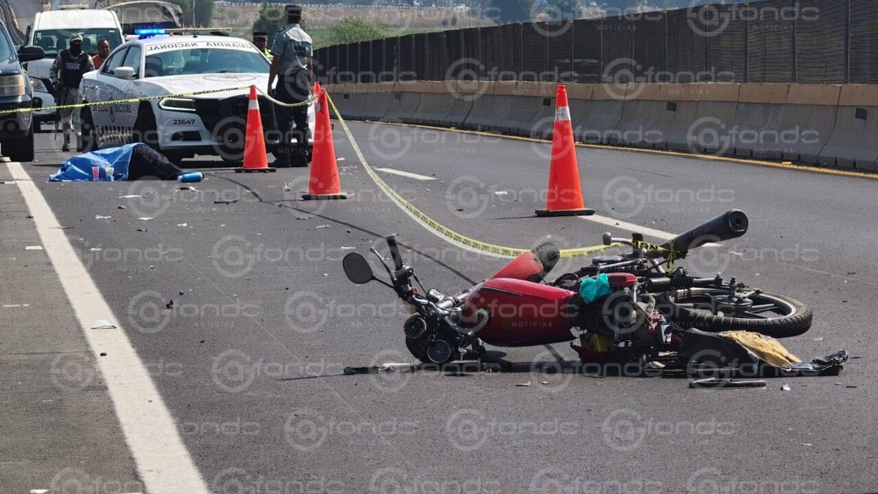 DRAMÁTICO. Vianey y Jazmín iban en moto a su trabajo cuando un auto las embistió; una murió
