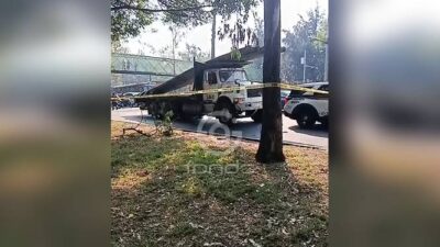 URGENTE: Motociclista muere aplastado bajo las llantas de un camión materialista