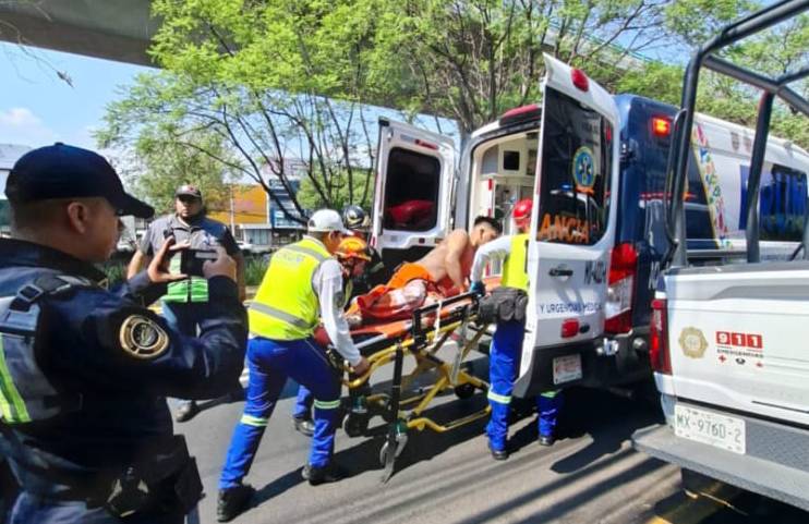 ALERTA: Joven trabajador es electrocutado cuando pintaba sobre un puente