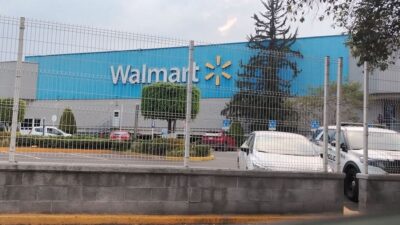 IMPACTANTE: Clientes de Walmart hacían sus compras mientras un hombre estaba muerto en la tienda