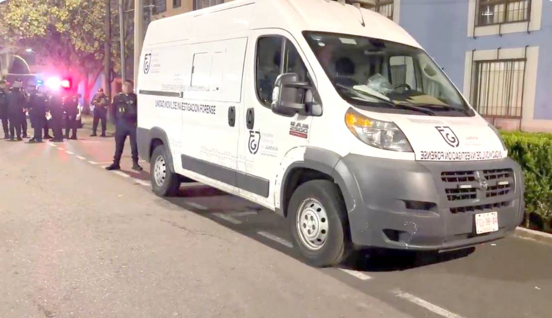 TRAGEDIA: Él estaba en un quinto piso y terminó en la banqueta de una tienda Liverpool