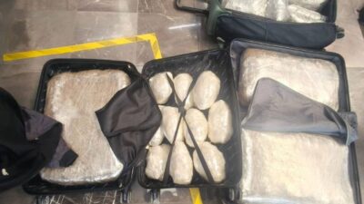 INCREÍBLE: Joven pretendía viajar en autobús con más de 47 kilos de ‘hierba’