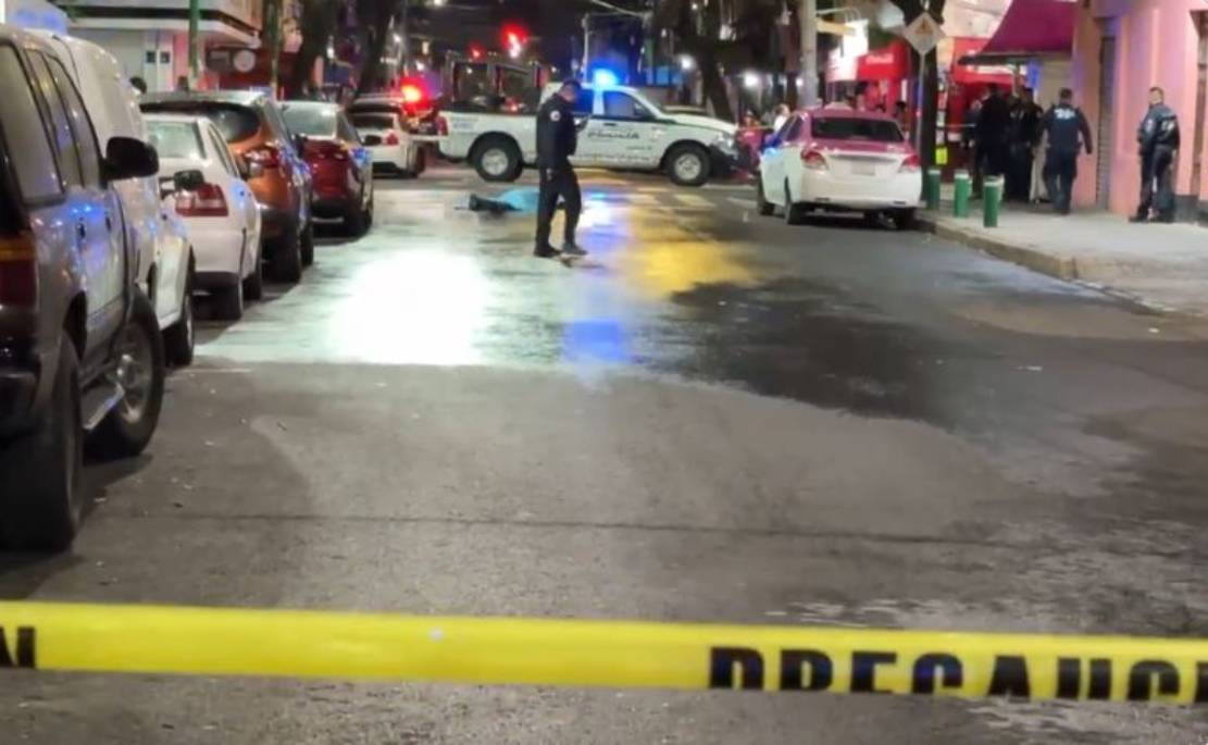 ATAQUE: Siete disparos sonaron y un hombre quedó tirado sin vida en la calle
