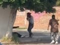 VIDEO: Acosador es encarado por el esposo de su víctima y termina muerto