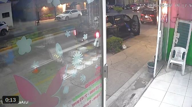 VIDEO: ‘El cinismo’; mujer roba un pastel y toda la evidencia quedó grabada