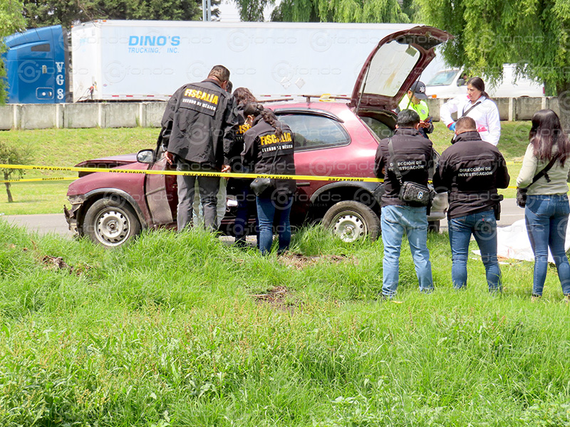 FEMINICIDIO #44. Cuerpo sin vida de una joven es localizado en la cajuela de un Chevy después de chocar contra un poste