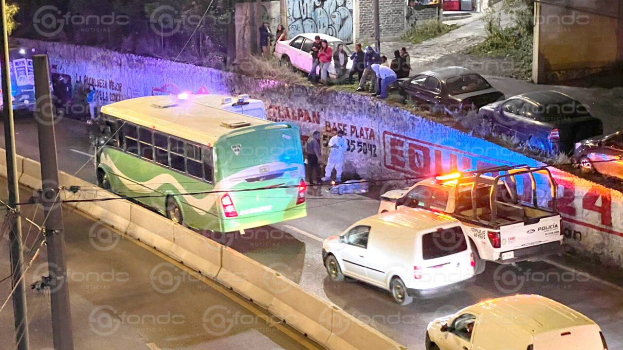 TERRIBLE: Pasajero cae del camión y muere de un fuerte golpe en la cabeza