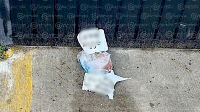 ATERRADOR. Dejan una mano con un mensaje frente a una casa en el Estado de México