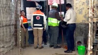 TERRIBLE: Joven trabajador estaba en un edificio en demolición y muere aplastado por una barda