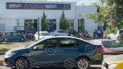 URGENTE: Asaltan a elemento de la Guardia Nacional antes de entrar a un BBVA; los rateros huyeron a pie