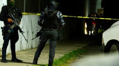 MASACRE: Acribillan a una familia completa y a sus trabajadores; hay una bebé entre las víctimas
