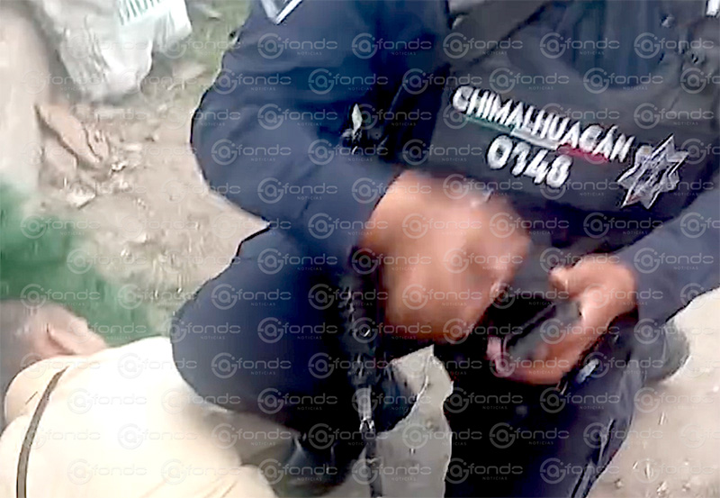 VIDEO. Policías disparan por la espalda a un joven que quedó muerto en la entrada de su casa