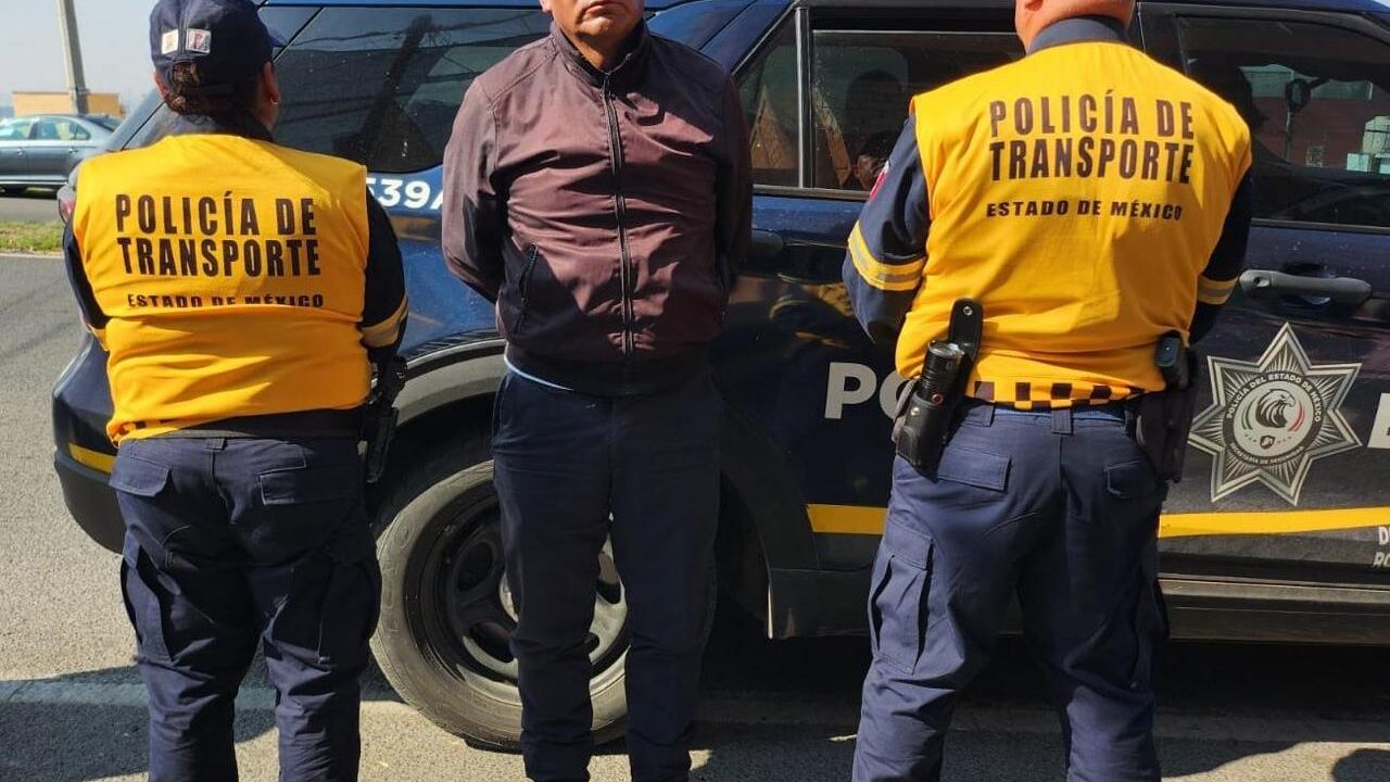 DEPREDADOR: Vecinos casi linchan a un policía; tres niñas lo señalaron por tocarlas