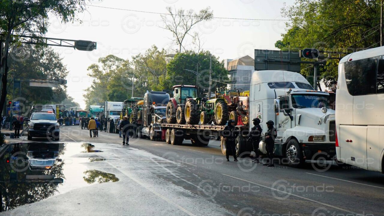 URGENTE: Transportistas anunciaron movilización y se topan con muro de policías