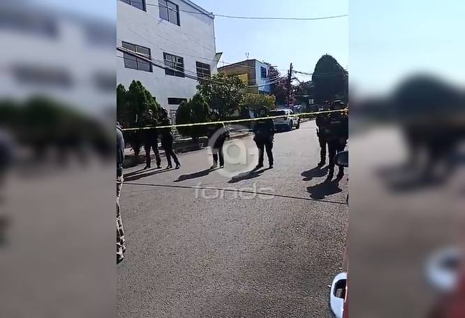 URGENTE. Dos hombres caminaban juntos, dicuten, uno mató al otro y luego se disparó