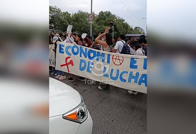 URGENTE: Estudiantes del IPN alzan la voz y bloquean Circuito Interior