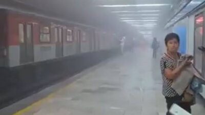 VIDEO. Humo en andenes alerta a usuarios del Metro y terminan desalojados