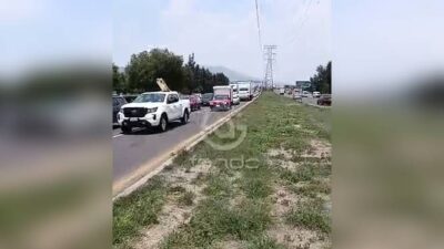 URGENTE: Una persona muere arrollada y el conductor escapó en una carretera de Edomex