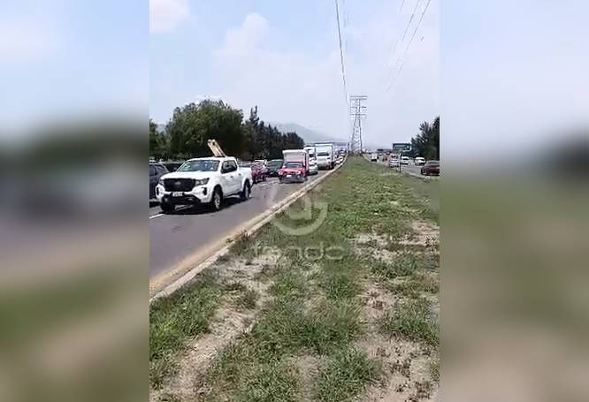 URGENTE: Una persona muere arrollada y el conductor escapó en una carretera de Edomex
