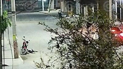 VIOLENCIA. Un hombre estaba por subirse a su moto cuando llegaron a matarlo