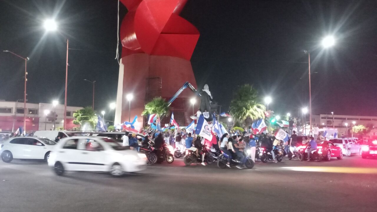 ATENCIÓN: Aficionados al Cruz Azul acuden al ‘Coyote’ de Neza y son robados por delincuentes
