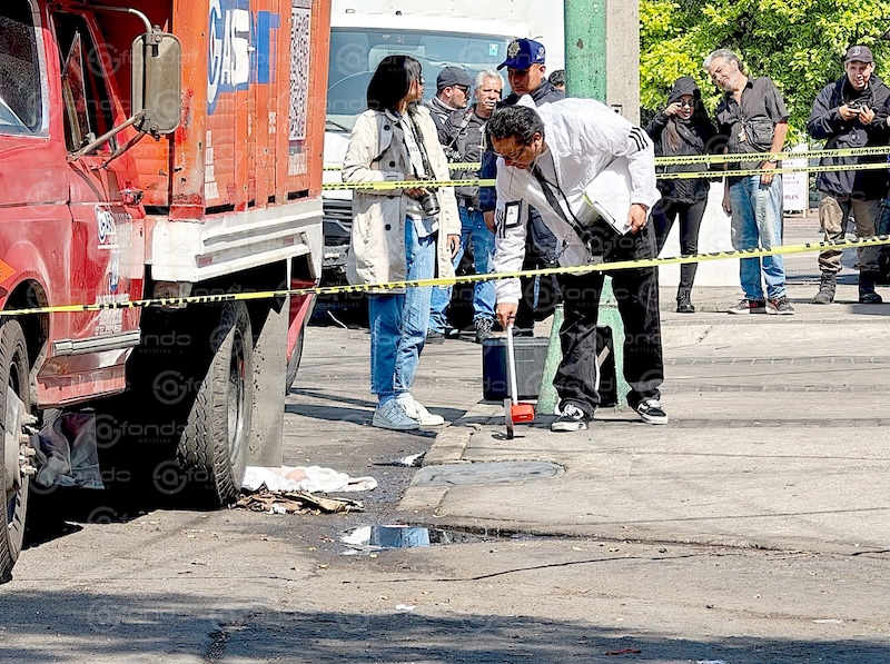TRAGEDIA. Señor que iba a vender ropa de paca muere arrollado por camión repartidor de gas