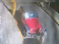 VIDEO: ‘Moka’ escapó de casa y un sujeto desalmado se la llevó en una camioneta