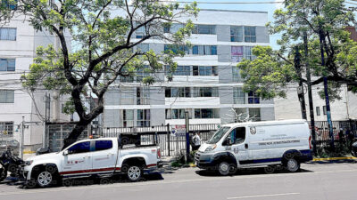 TRAGEDIA. Tres adultos mayores mueren intoxicados por gas dentro de su departamento