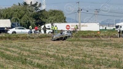 URGENTE: Conductor muere en su Seat luego de una fuerte volcadura