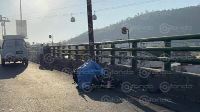 TRAGEDIA. Biker usaba su casco de Spider-Man y hoy murió al chocar contra un puente
