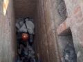 VIDEO: Madre e hijo extranjeros entran a ‘pasear’ a un panteón y terminan dentro de una tumba