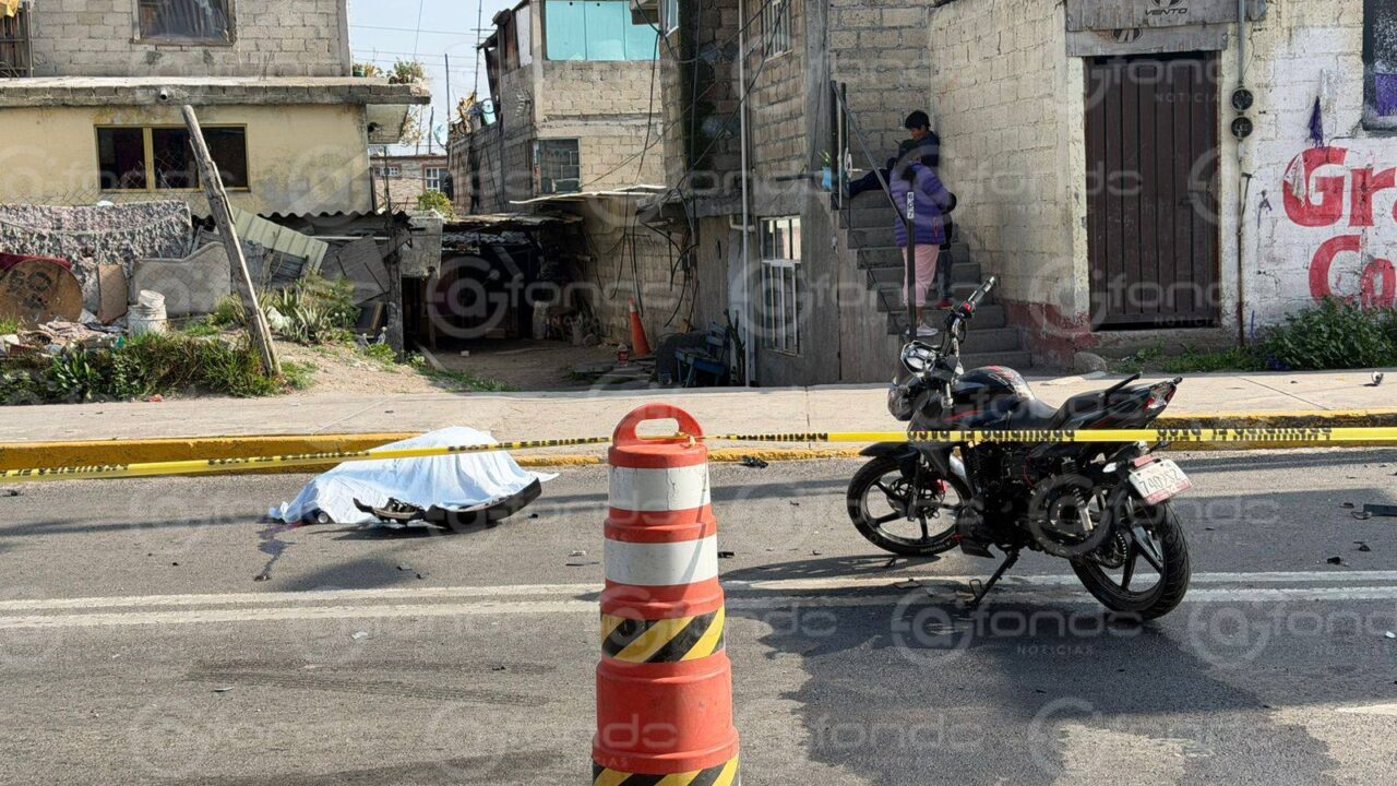 URGENTE: Un motociclista y una camioneta chocaron; el biker acabó muerto